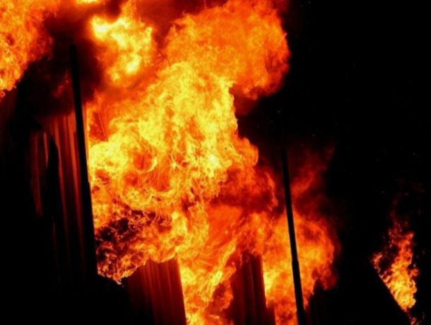 В Леушенах мужчина сгорел в собственном доме