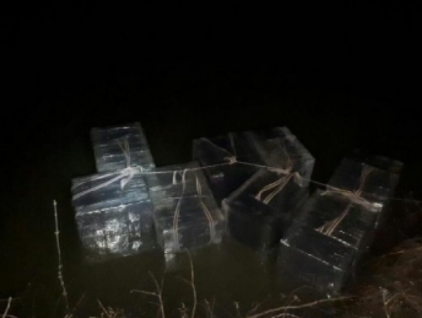 На границе с Румынией задержан лодочник с большой партией контрабандных сигарет