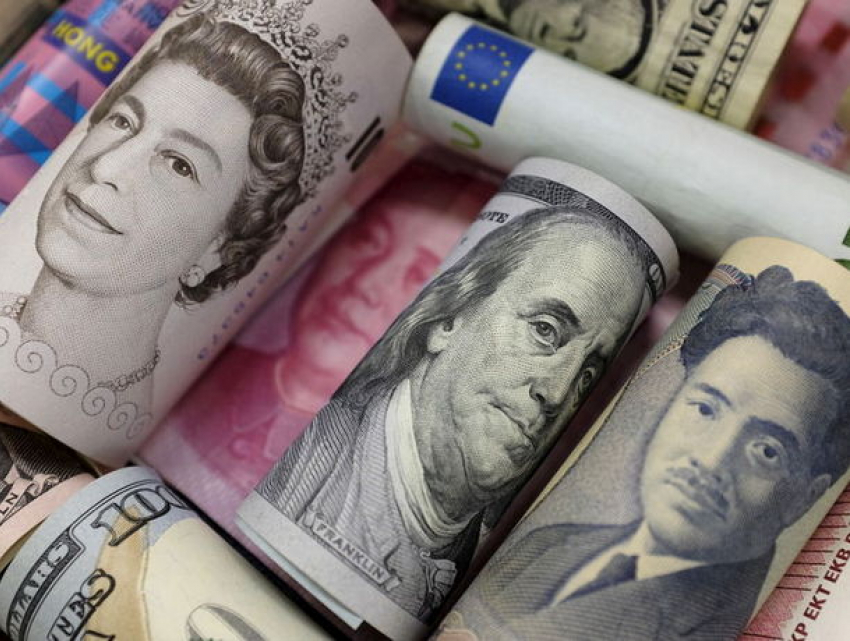 Молдавский лей упал в цене по отношению к евро и доллару: курсы валют на понедельник