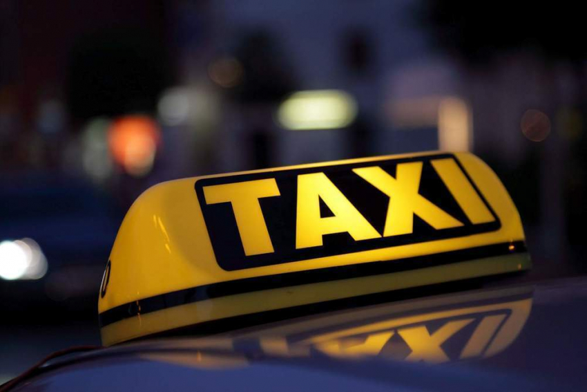 В службах такси и у таможенных брокеров проходят обыски: уже есть арестованные