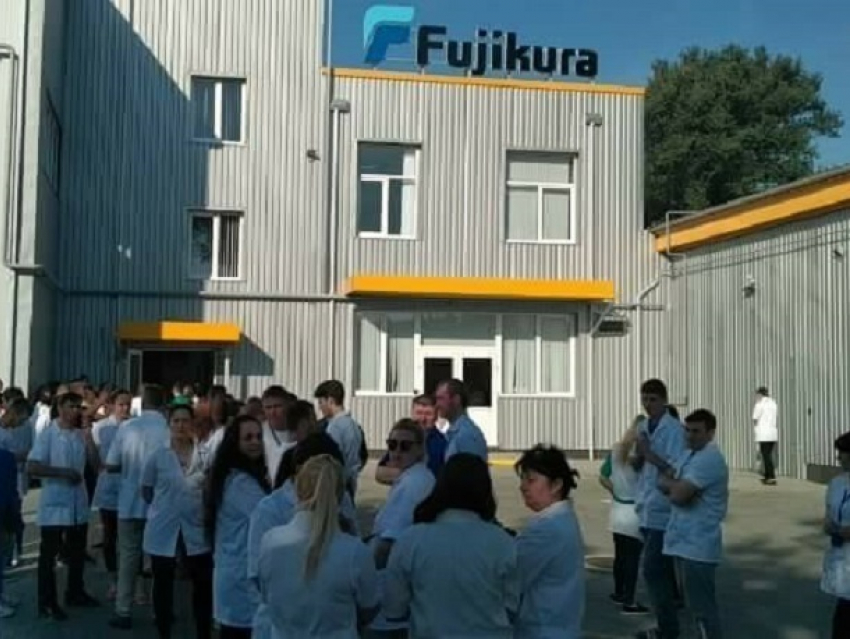 Протест против мизерных зарплат устроили рабочие «гордости Филипа» - завода Fujikura в Кишиневе
