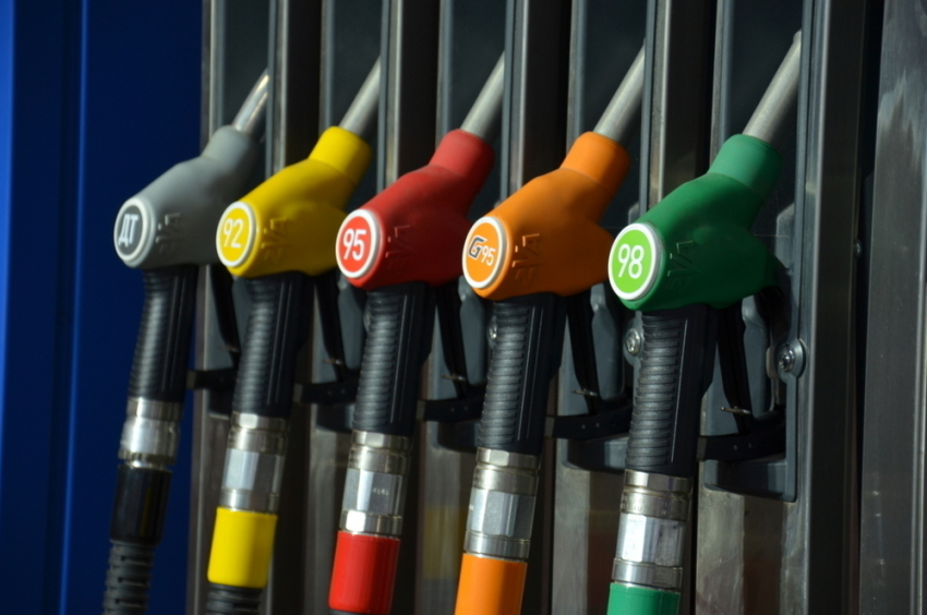 Максимальные цены от НАРЭ: бензин дороже, дизтопливо - дешевле