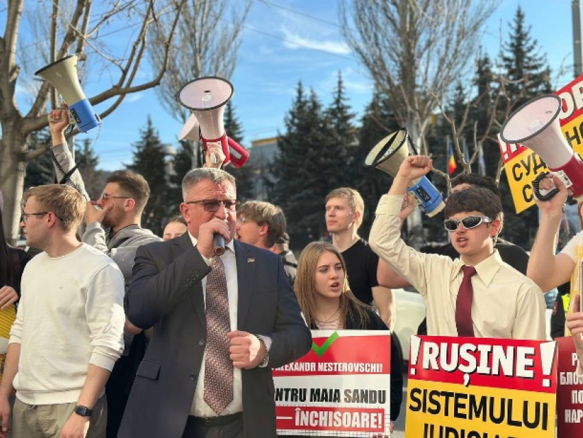 В Кишиневе активисты протестовали по делу Настеровского