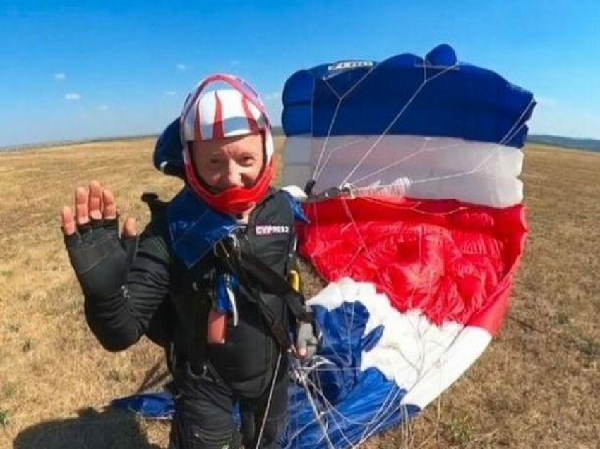 Оазу Нантой получил достаточно серьезные травмы вследствие неудачного прыжка с парашютом