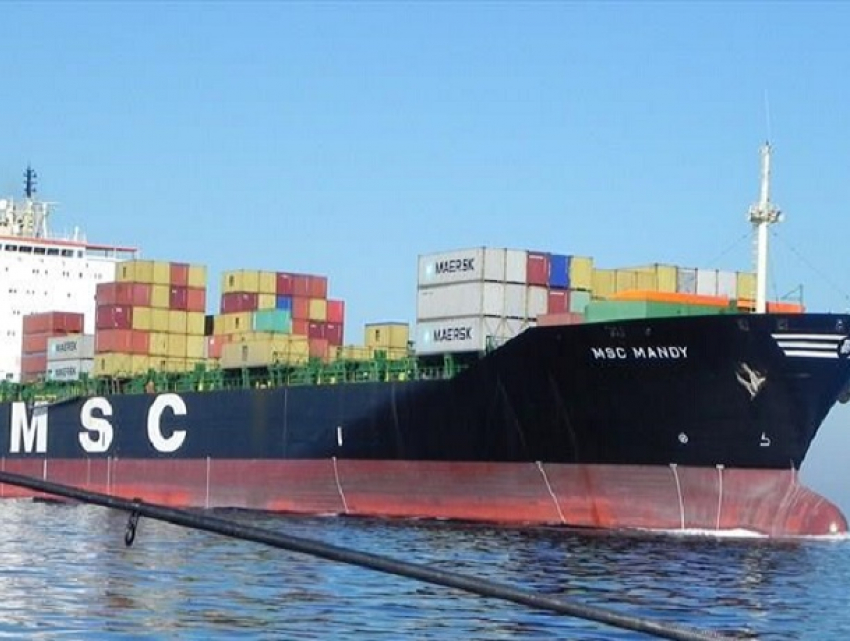 Африканские пираты захватили в заложники моряков из России