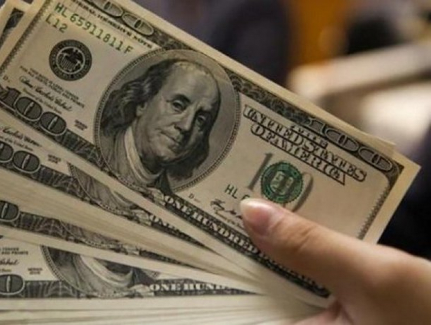 Танцы на месте продолжаются: теперь доллар делает шаг вперед, а евро – два назад 