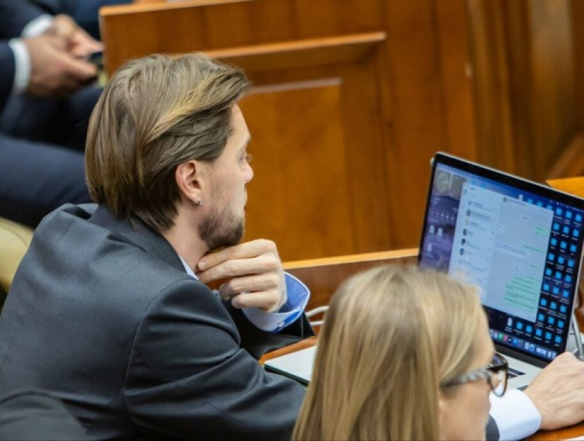 Депутаты PAS высказались об истории с чатом «Кенты»