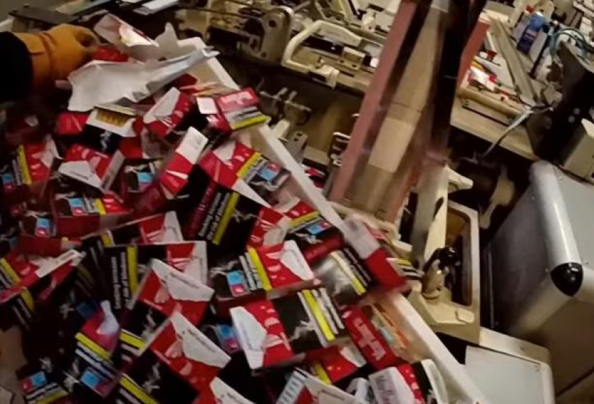 В Италии ликвидировали одну из крупнейших нелегальных табачных фабрик, управляемую выходцами из Молдовы