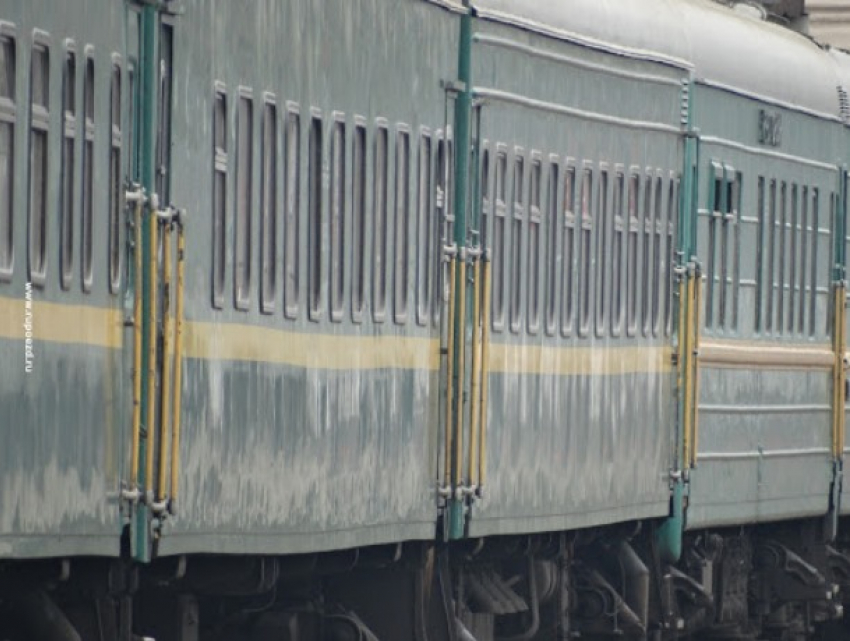 Поезд протаранил автомобиль в Страшенском районе - погиб водитель