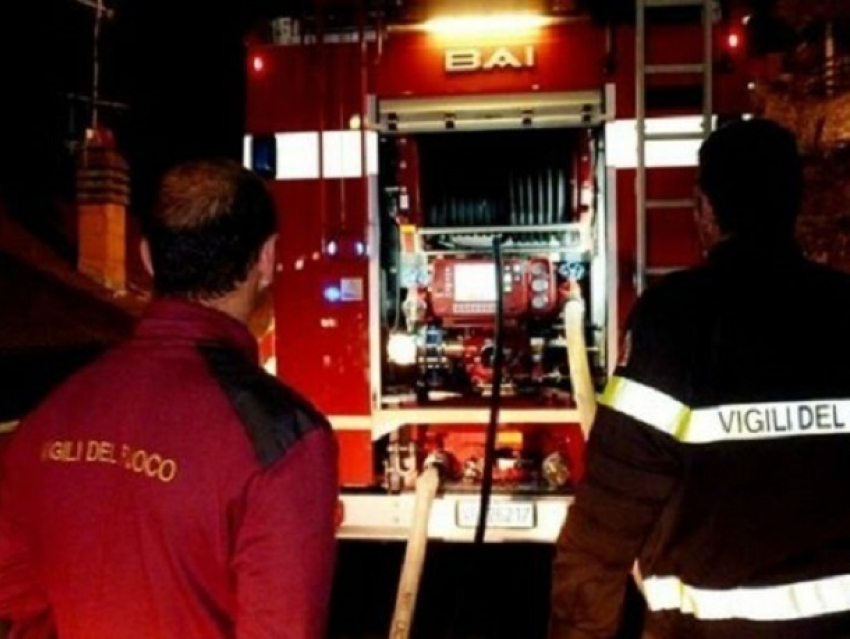 Пламя уничтожило автомобиль молдаванина в Италии