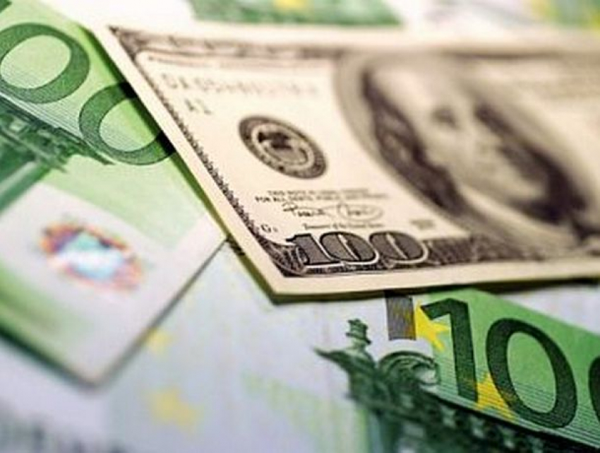 Евро и доллар снова вырастут на выходные 