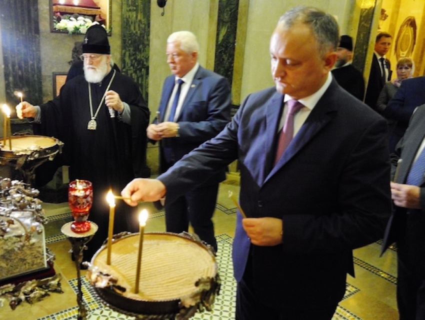 Игорь Додон поздравил жителей Молдовы с одним из главных православных праздников