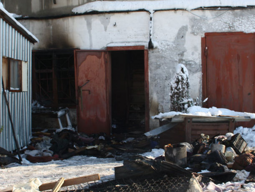 При пожаре на мебельной фабрике в Приднестровье пострадала 80-летняя женщина