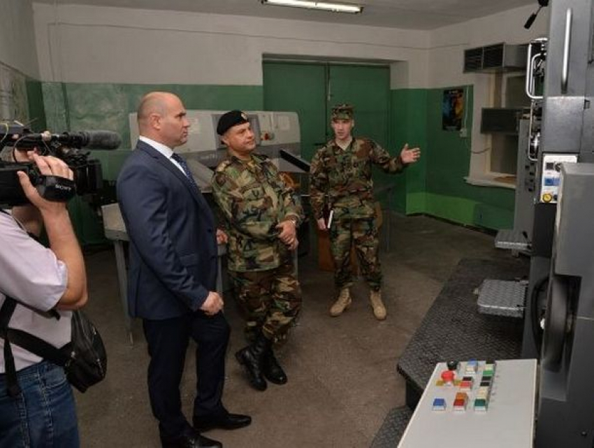 Министр обороны остался недоволен положением дел в части, которую он посетил без предупреждения