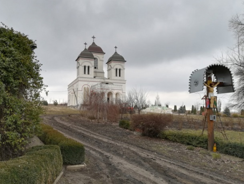 В Бессарабском районе построят дорогу к знаменитому монастырю