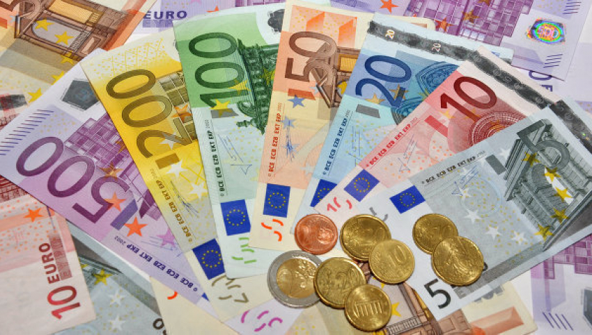 В понедельник евро будет стоить почти 23 лея 