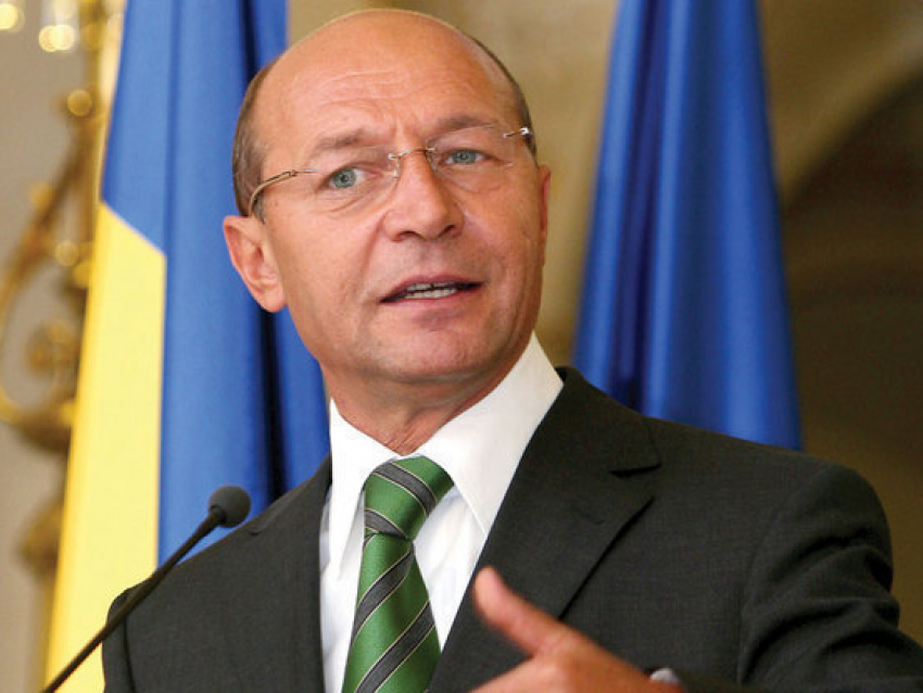 Бэсеску признал,что румыны представляют в Молдове меньшинство 