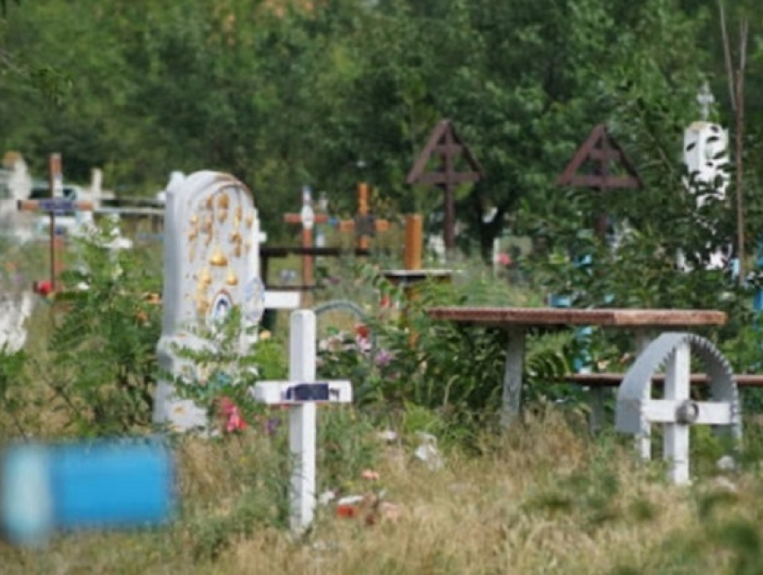 В Страшенах также решили закрыть доступ на кладбища