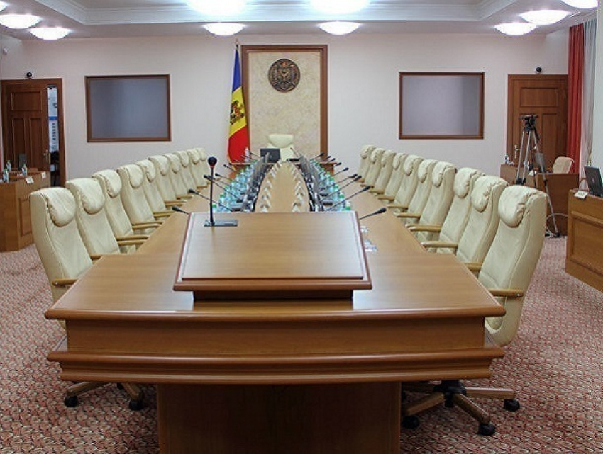 Члены молдавского правительства получили двойной доход из бюджета