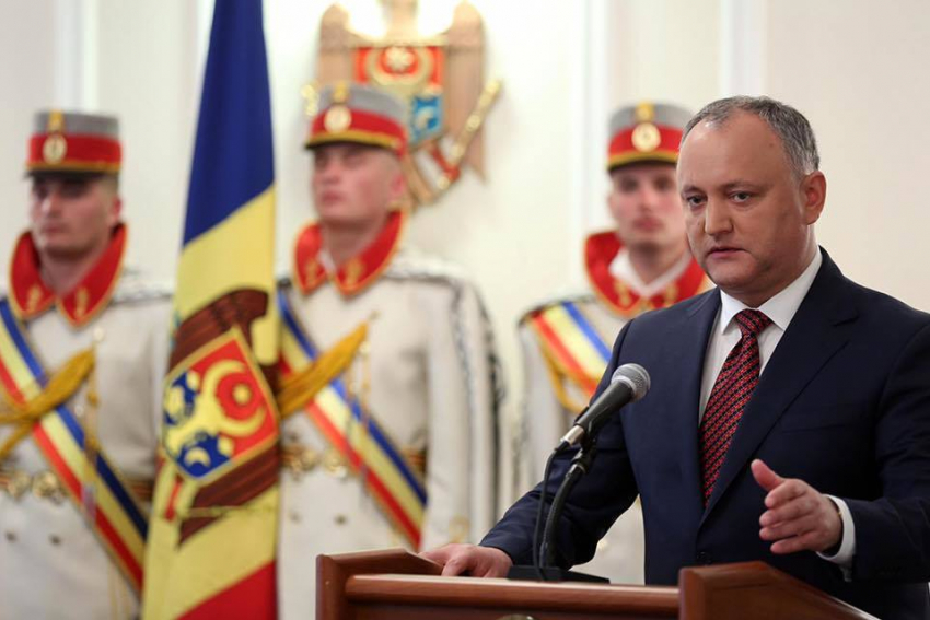 Президент Молдовы Игорь Додон прибыл в парламент