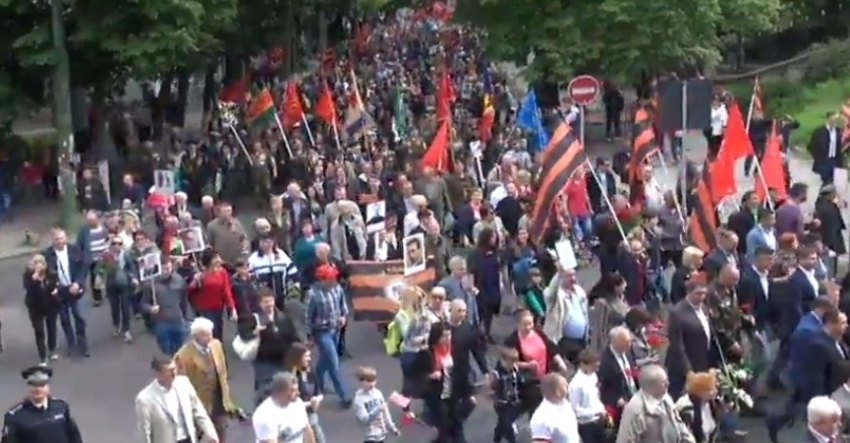 В Марше Победы в Кишиневе принимают участие уже более 20 тысяч человек 