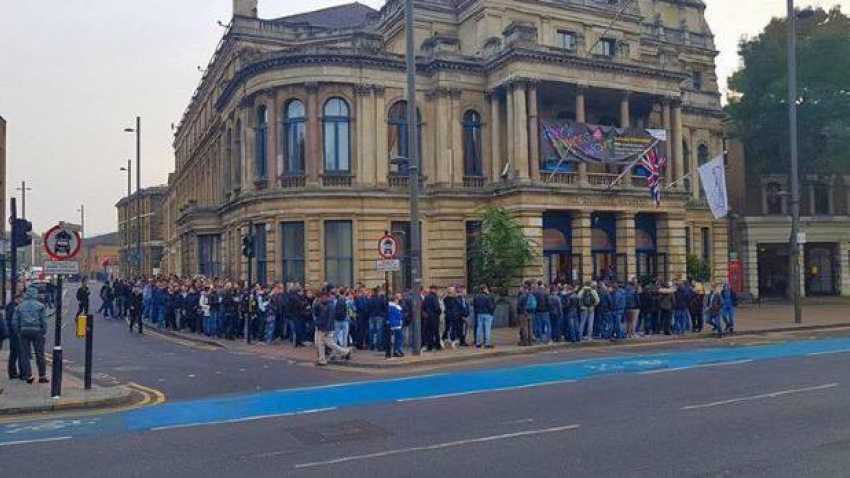 В Лондоне наблюдаются очереди к избирательному участку