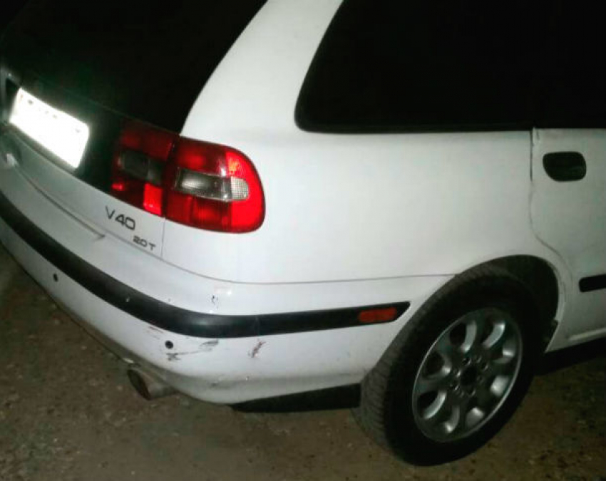 Годовалый ребенок пострадал от автомобиля, который наехал на семью в Тирасполе