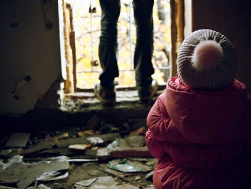 В одном из районов Кишинева 9-летнюю девочку пытались заманить в машину