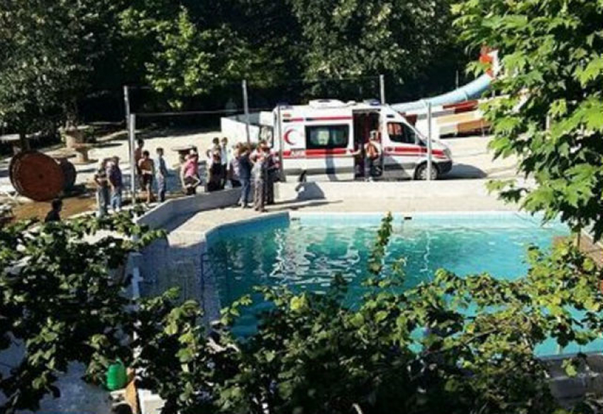 Смертельные удары током в аквапарке получили трое детей и двое взрослых  