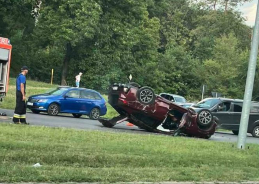 18-летняя дочь директора лицея перевернулась на BMW