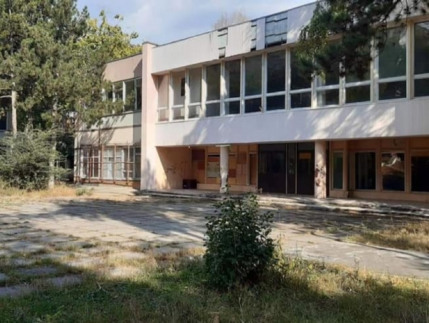 Давно заброшенную школу в Кишиневе будут ремонтировать в этом году