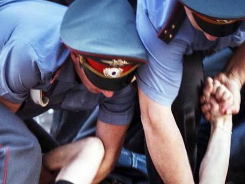 Скандалы с оскорблениями и избиениями девушек произошли в Приднестровье