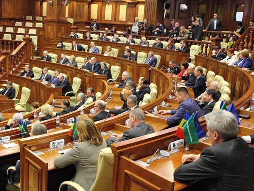 Окончательно разделаться с молдавским языком предложила парламентская фракция ЛДПМ 