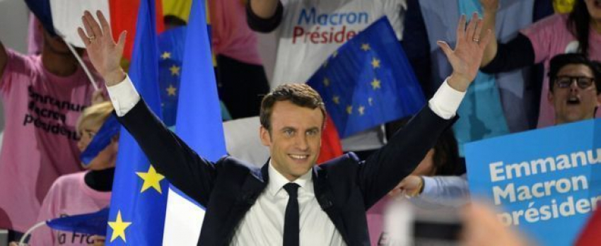 Додон поздравил Макрона с победой на выборах президента Франции 