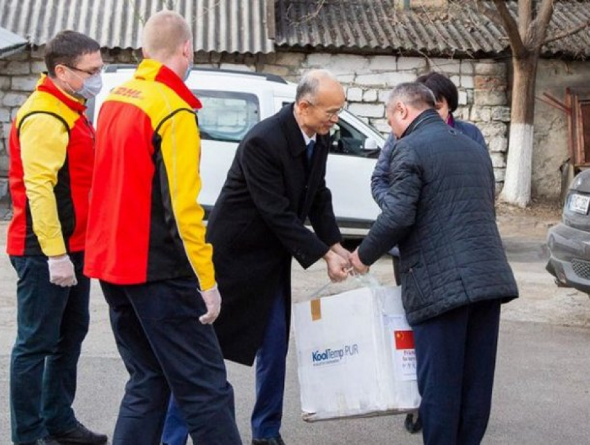 Молдова получила еще 1500 тестов на COVID-19 – помощь поступила из Китая