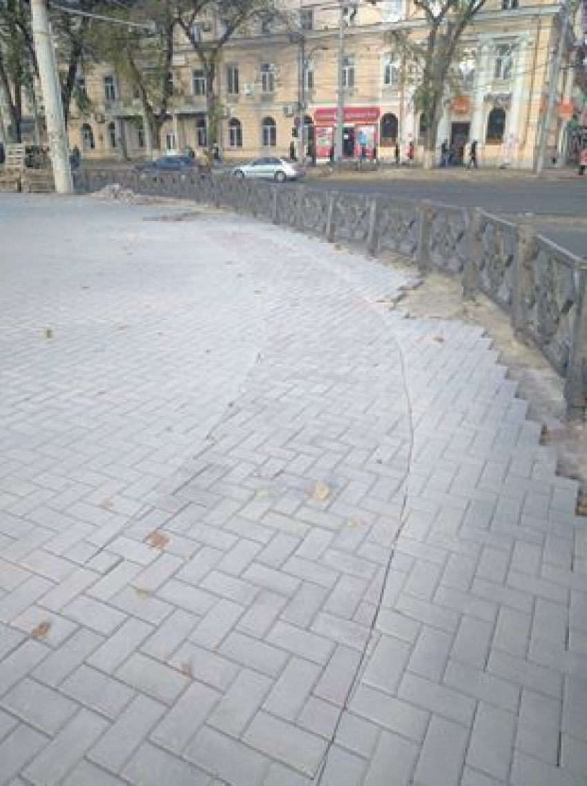 Очередная велосипедная дорожка в центре столицы насмешила пользователей соцсетей 