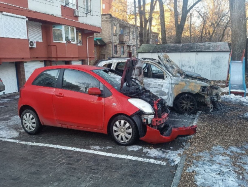 В ночь на вторник в Кишиневе горели три автомобиля