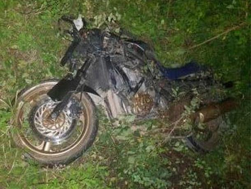 В жуткой аварии недалеко от Кишинева погиб молодой байкер