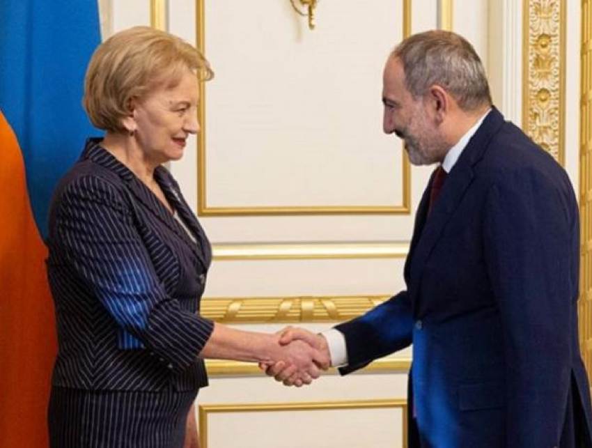 Зинаида Гречаный встретилась с армянским премьером