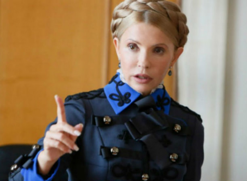 Экстравагантная Юлия Тимошенко «выгуляла» в Раде «наполеоновский» мундир
