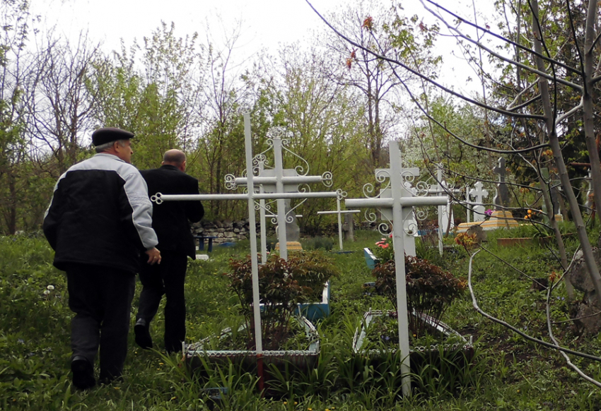 В одном из молдавских сел продали кладбище 