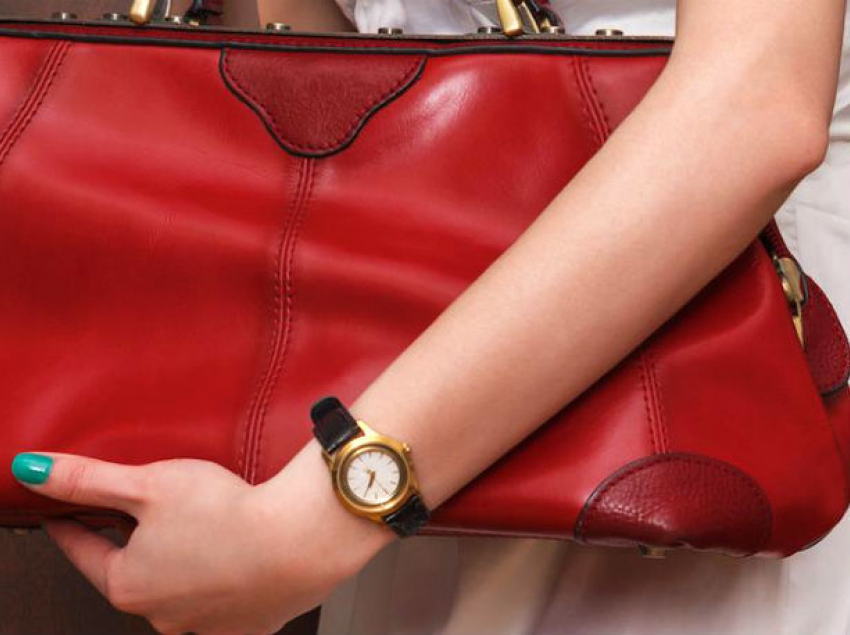 Девушки стали жертвами сестер-бандиток на улице Комрата 