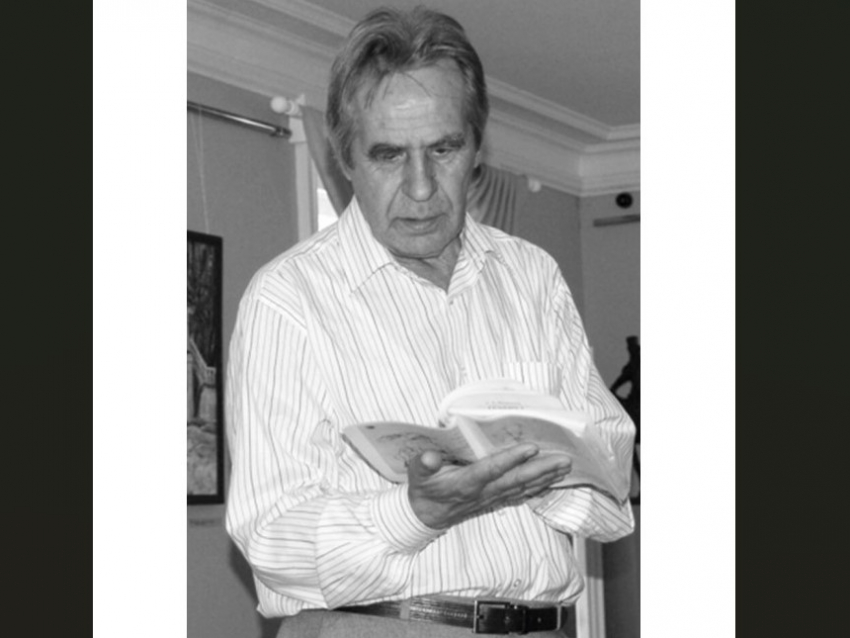 Памяти выдающегося пушкиниста Сергея Александровича Фомичева…