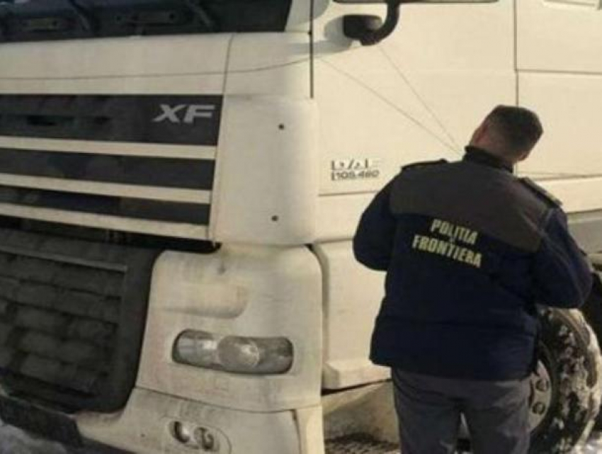 На молдавской таможне обнаружили украденный в Испании грузовик
