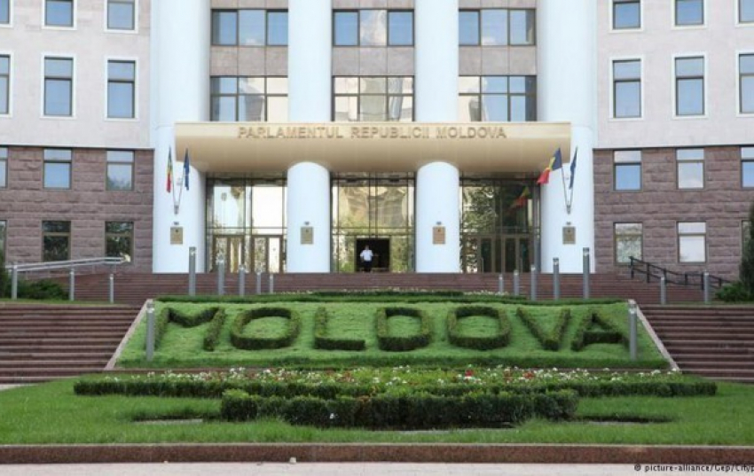 Спезаседание парламента по избранию правительства состоится 4 января 