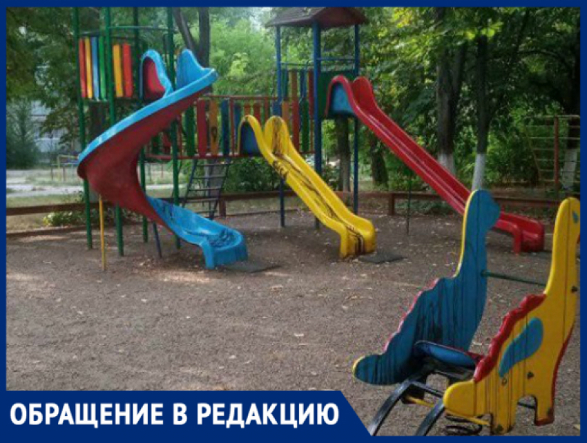 В Кишиневе вандалы разгромили детскую площадку