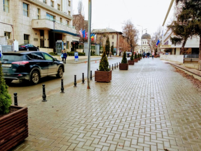 Обновленный сквер появится у театра им. Чехова в Кишиневе