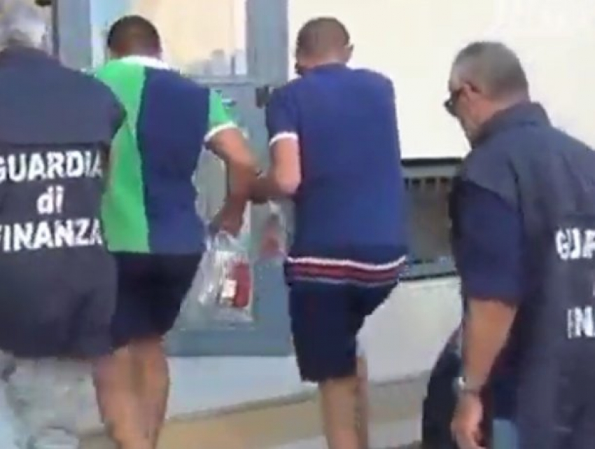  Граждан Молдовы задержали в Италии за нелегальную перевозку на яхте мигрантов