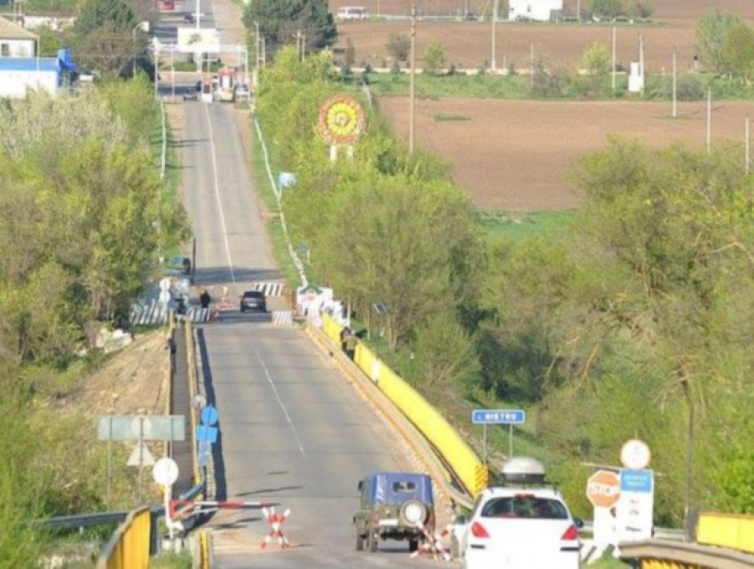 Инцидент в Зоне безопасности: власти Приднестровья задержали двух водителей