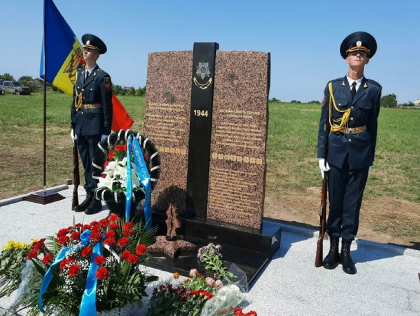 Монумент выходцам из Казахстана, освобождавшим Молдову, открыли на Шерпенском плацдарме 